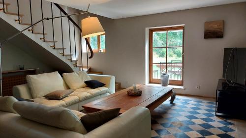 Eprave Casa | Spacious house in Rochefort with private garden and terrace