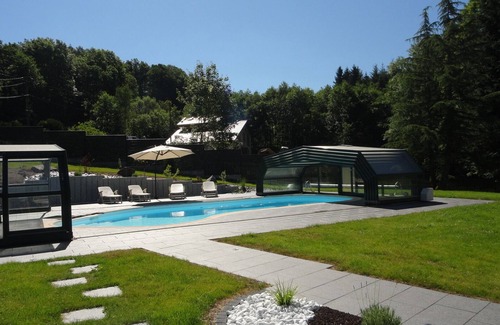 Le Menil Casa | Amplia casa **** "Le Clos du Mapré" con piscina-spa-hammam, 5 habitaciones