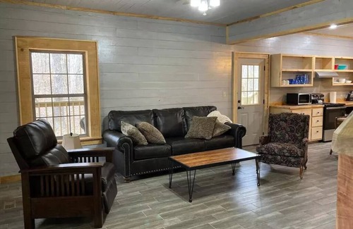 Ozark Casa | Spacious House near OHV trailhead and next to the Mulberry River at Cass Arkansas. Get 10% off per day when booking 5 days or more.