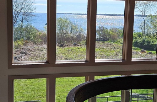Quonochontaug Casa | Spacious house on saltwater pond in Charlestown,RI.