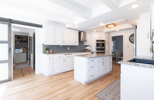 Topeka Casa | Spacious House w/ King Bed—Near Washburn & Capital