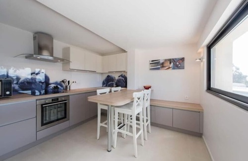 Saint-Raphael Casa | Spacious house with pool - near beach