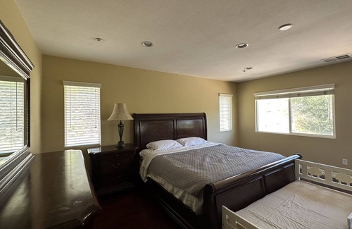 Spring Valley Casa | Spacious house with mountain view
