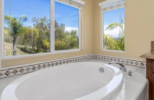 Spring Valley Casa | Spacious house with mountain view