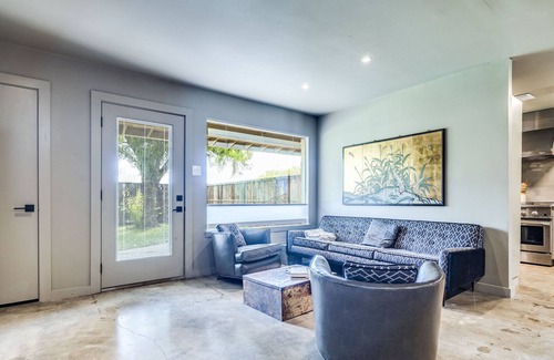 North Austin Civic Association Casa | Spacious house with gorgeous outdoor seating Near Domain and Q2 Stadium