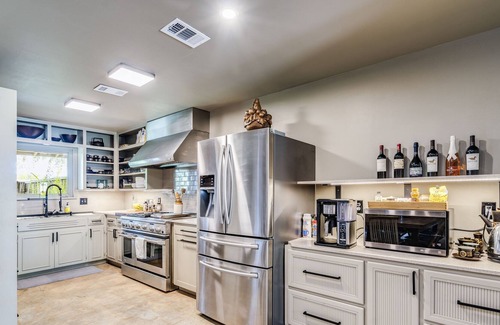 North Austin Civic Association Casa | Spacious house with gorgeous outdoor seating Near Domain and Q2 Stadium