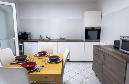 Garrigues Casa | Spacious house with large garden - close to town center and not overlooked