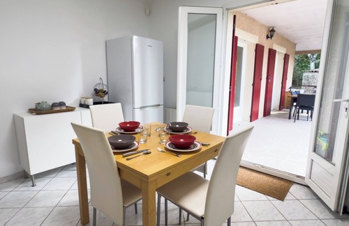 Garrigues Casa | Spacious house with large garden - close to town center and not overlooked