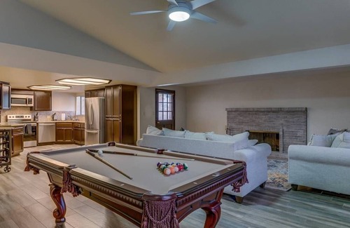 Mesa Casa | ¡Impresionante casa espaciosa con piscina en Mesa, cerca del entrenamiento de primavera de A's y Cubs!