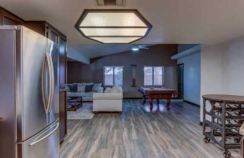 Mesa Casa | ¡Impresionante casa espaciosa con piscina en Mesa, cerca del entrenamiento de primavera de A's y Cubs!