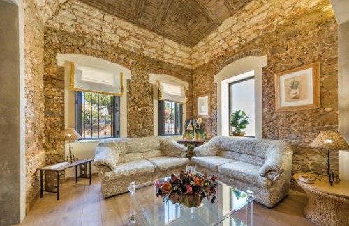 Olhao Casa | Spacious house with sea view in Quelfes, shared pool