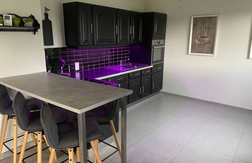 Dounoux Cabaña | Casa espaciosa con spa, admite mascotas, cerca de Épinal
