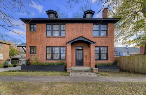 Earlewood Apartamento | Spacious Industrial Modern Apt 2BR 1BA Downstairs