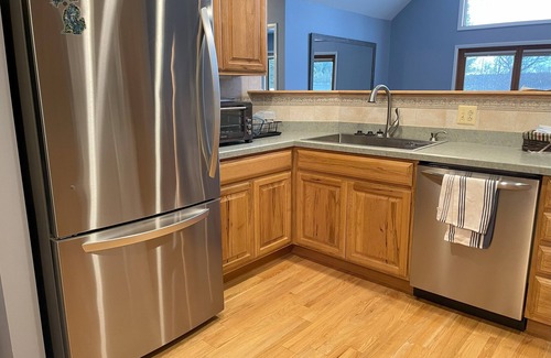 Interlochen Casa | Spacious Interlochen lakefront house with private dock and 5 bedrooms