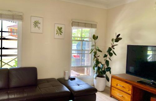Marsfield Casa | Spacious King Size Private Room Pet Friendly