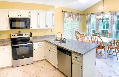 Durham Casa | *Spacious King Suite- central to Duke/UNC/Airport