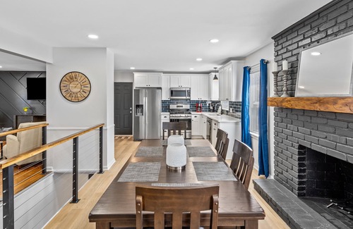Kansas City Casa | SPACIOUS ✦ KING SUITE ✦ 4 BD 2 BA ✦ FAMILY TIME!