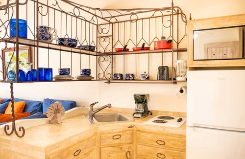 Colonia El Progreso Villa | Spacious King Villa + Terrace + Pool