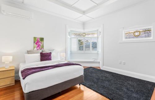 Mount Eden Casa | Spacious Kingsland 4BR Home