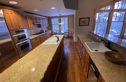 Kirkwood Condominio | Spacious Kirkwood luxury condo with mountain and meadow views on mountain side