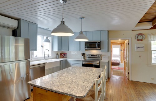 Lakeside Cabaña | ¡NUEVO! Amplio Lakeside Cottage 2 Mi a Marblehead!