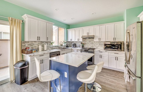 Lake Elsinore Casa | Spacious Lake Elsinore Home w/ Pool & Hot Tub!