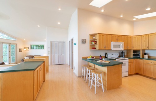 Sandpoint Casa | Spacious Lake Front Home with Gorgeous Views!