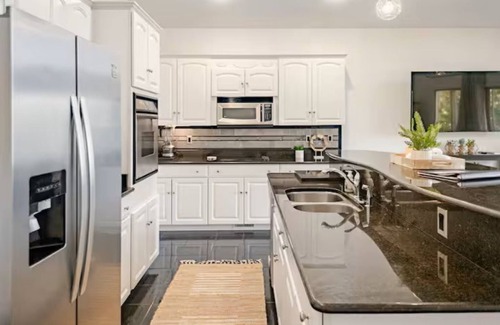 Piney Casa | Spacious Lake Hamilton House with Pool and Hot Tub!