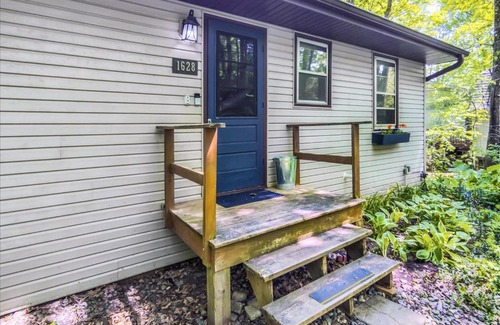 Almelund Casa | Spacious Lake House + Fast WIFI + Coffee Bar + Gorgeous Views!