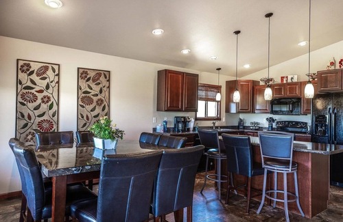 Smithwick Casa | Spacious Lake House!