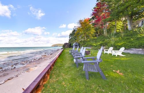 Lake Leelanau Casa | Spacious Lake Leelanau Home on Lake Michigan!