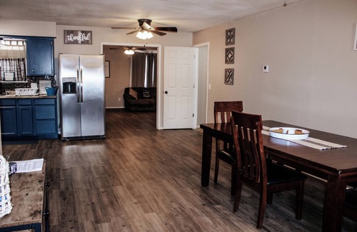 Fay Casa | Spacious Lake Retreat 3BR Home Near Canton Lake w/ Huge Living Room Boat Parking