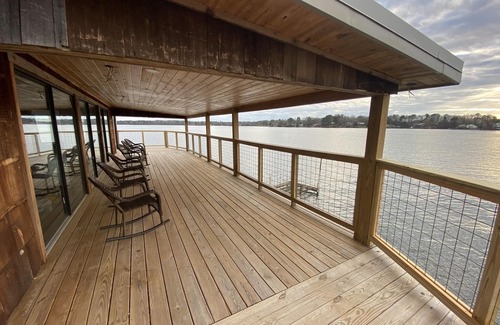Titus Casa | Spacious Lake Retreat with Spectacular Water Views from Every Room in the House