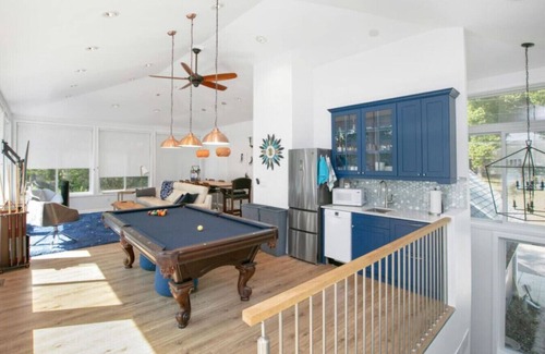 Vandalia Casa | Spacious Lake Stay Hot Tub 11 Bed Pool Table