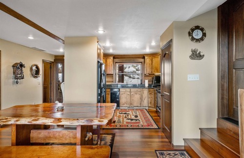Leavenworth Casa | Spacious Lake Wenatchee Estate With Expansive Deck With Hot Tub, Screened Porch & Mountain Views