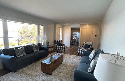 Machar Cabaña | Spacious Lakefront family friendly six bedroom cottage on beautiful Eagle Lake.