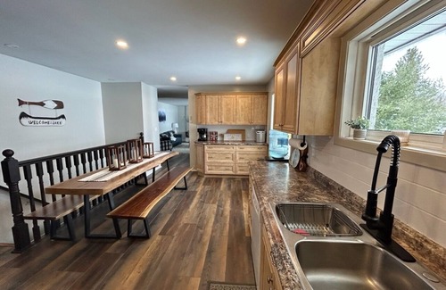 Machar Cabaña | Spacious Lakefront family friendly six bedroom cottage on beautiful Eagle Lake.