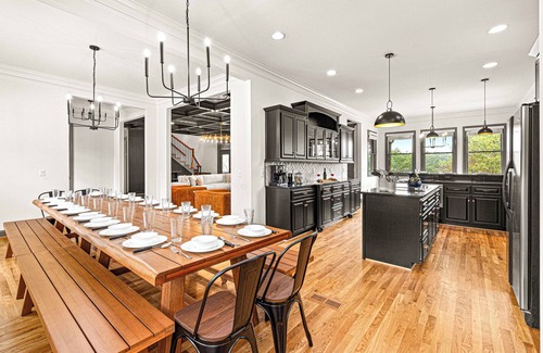 Arley Casa | Spacious Lakefront Estate: 2 Hot Tubs, Dock, Game Room, Sleeps 38, Tennis Court