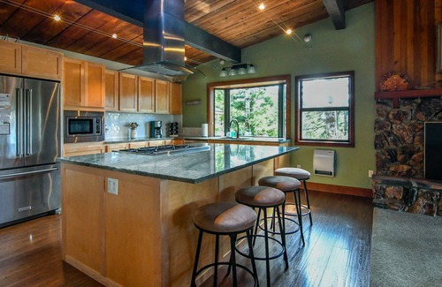 Langlois Casa | Lakefront Home en Floras Lake - Muelle privado / kayaks - ESPECIAL DE INVIERNO- $ 600/3 días