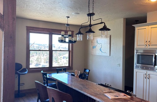 Helena Casa | Spacious lakefront home with stunning views!