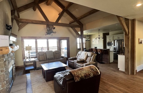 Helena Casa | Spacious lakefront home with stunning views!