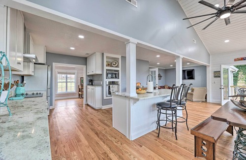 Winchester Casa | Spacious Lakefront Retreat w/ Hot Tub + Dock!