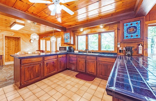 Paradise Point Casa | Paradise Point - Lakefront Home w / Large Level Lawn