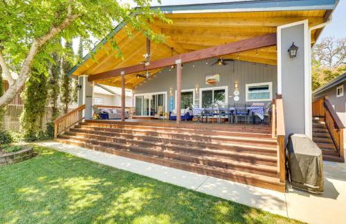 North Lakeport Casa | Spacious Lakeport House on Clear Lake with Dock