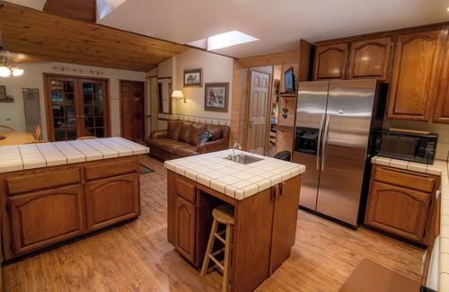 Glencoe Casa | Spacious Large Homestyle Family Cabin in LMP Arnold