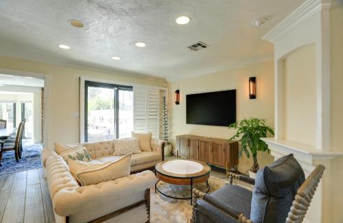 Las Vegas Casa | Spacious Las Vegas Getaway with Private Pool and Spa!