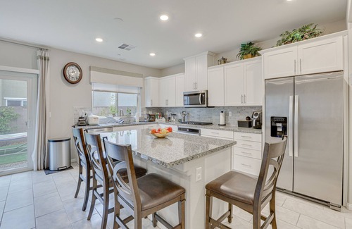 Las Vegas Casa | Spacious Las Vegas Home w/ Patio, 17 Mi to Strip!