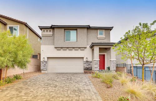 Las Vegas Casa | Spacious Las Vegas Home with Patio, 17 Mi to Strip!