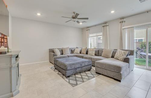 Las Vegas Casa | Spacious Las Vegas Home with Patio, 17 Mi to Strip!