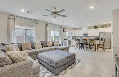 Las Vegas Casa | Spacious Las Vegas Home with Patio, 17 Mi to Strip!